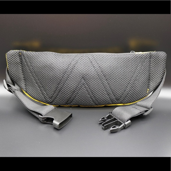 Sport & Outdoor Waist/Fanny Bag - Picture 2 of 4